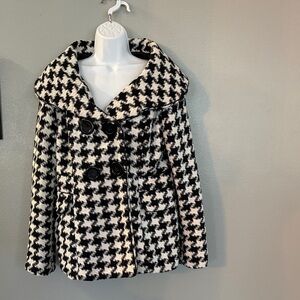 Rue21 Black and White Houndstooth Pea Coat